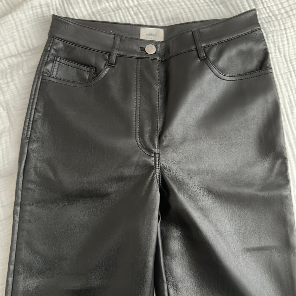 Aritzia Wilfred vegan leather Melina pants, black, size 4, never worn